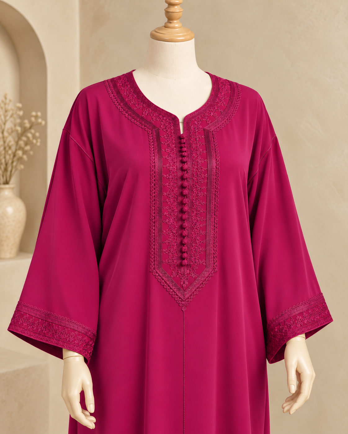 Kaftan marocain pour femme en crêpe de qualité supérieure, broderie traditionnelle, coupe "Makhzenia"